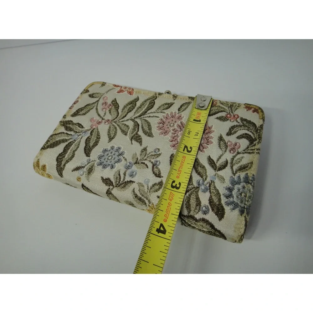 Baronet Vintage Floral Tapestry Tri-Fold Wallet Genuine Cowhide Kiss Lock Cream
